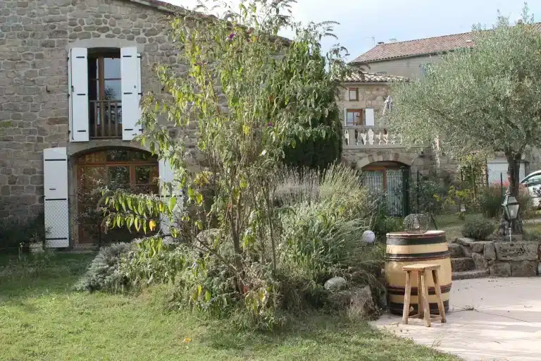 devant porte du gite